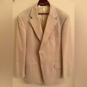 Brooks Brothers Blazer‎ 42R. This is a really stylish pinstripe blazer. Must see
